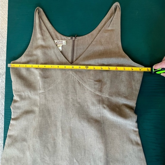 Tommy Bahama Linen Blend Dress Size 12 Beige / Gray Silk Lining V-Neck Back Zip - Picture 8 of 9